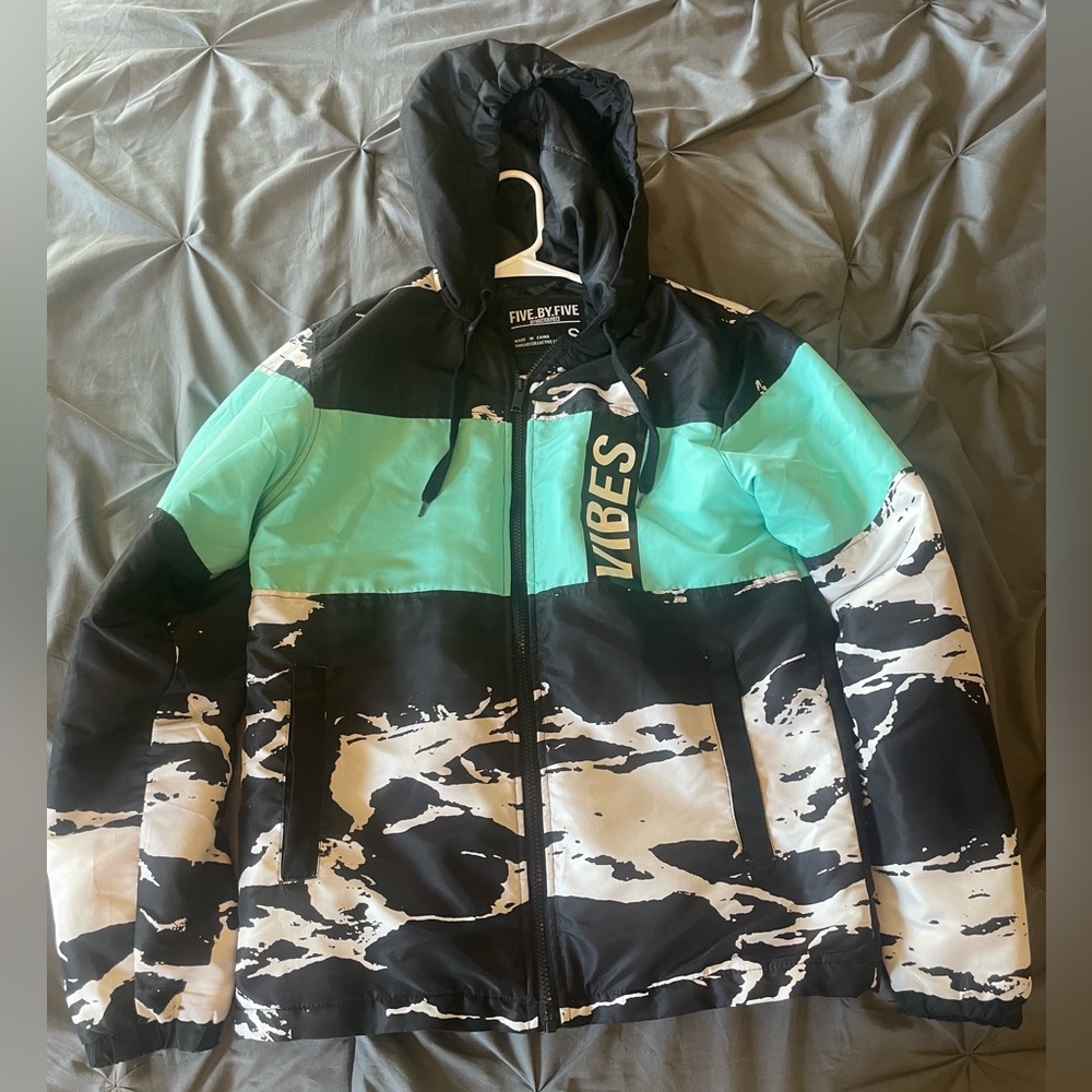 Men’s Five.By.Five Jacket by Masterpiece. Size small